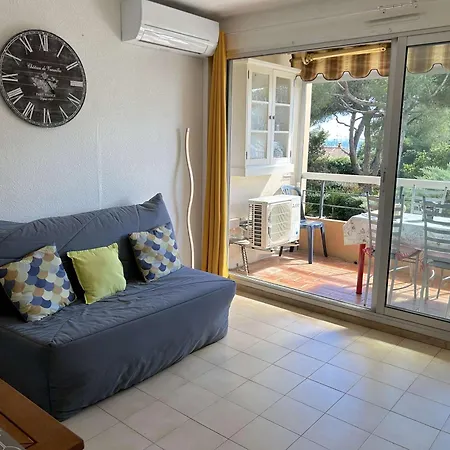 Climatise Avec Terrasse Et Garage - 4 Couchages, St Raphael - Fr-1-226a-180