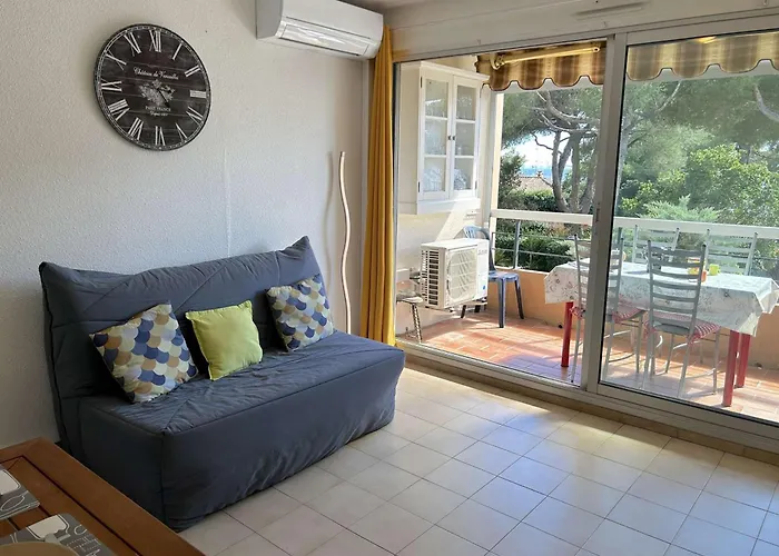 Climatisé Avec Terrasse Et Garage - 4 Couchages, St Raphaël - Fr-1-226a-180